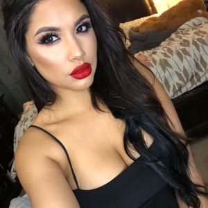 Meet your Posher, Vivian